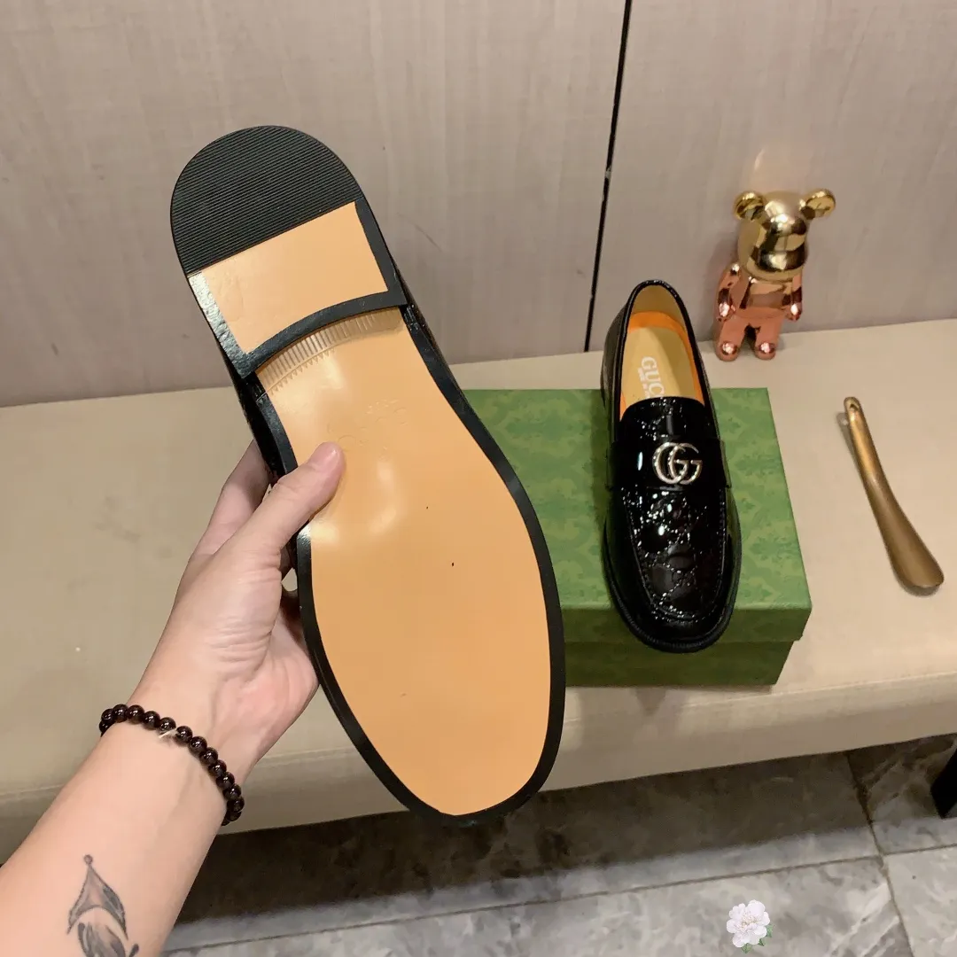 Men's Leather Shoes Men's Shoes 💰480💰💰🎩🎩 [Lightning] [Lightning] "Gucci*" The latest and most popular casual business leather shoes, top brand [Seduce] luxury ~ purchasing agent, top quality ~. [Strong] The upper is made of imported breathable cowhide with matching material ➕ breathable cowhide feet (•) and fine workmanship. The original stylish and stylish soft rubber wear-resistant and non-slip outsole is light and comfortable on the feet. The real thing looks better when taken in real life. 309: code: 38-44, can be customized to 45